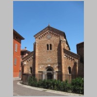Bologna, Santo Stefano, photo AHert , Wikipedia, Esterno della chiesa dei Santi Vitale e Agricola.JPG